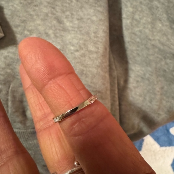 Womens moissanite diamond ring - Picture 9 of 11